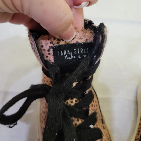 Zara girls calf hair high top pink spotted sneakers. - Picture 3 of 11